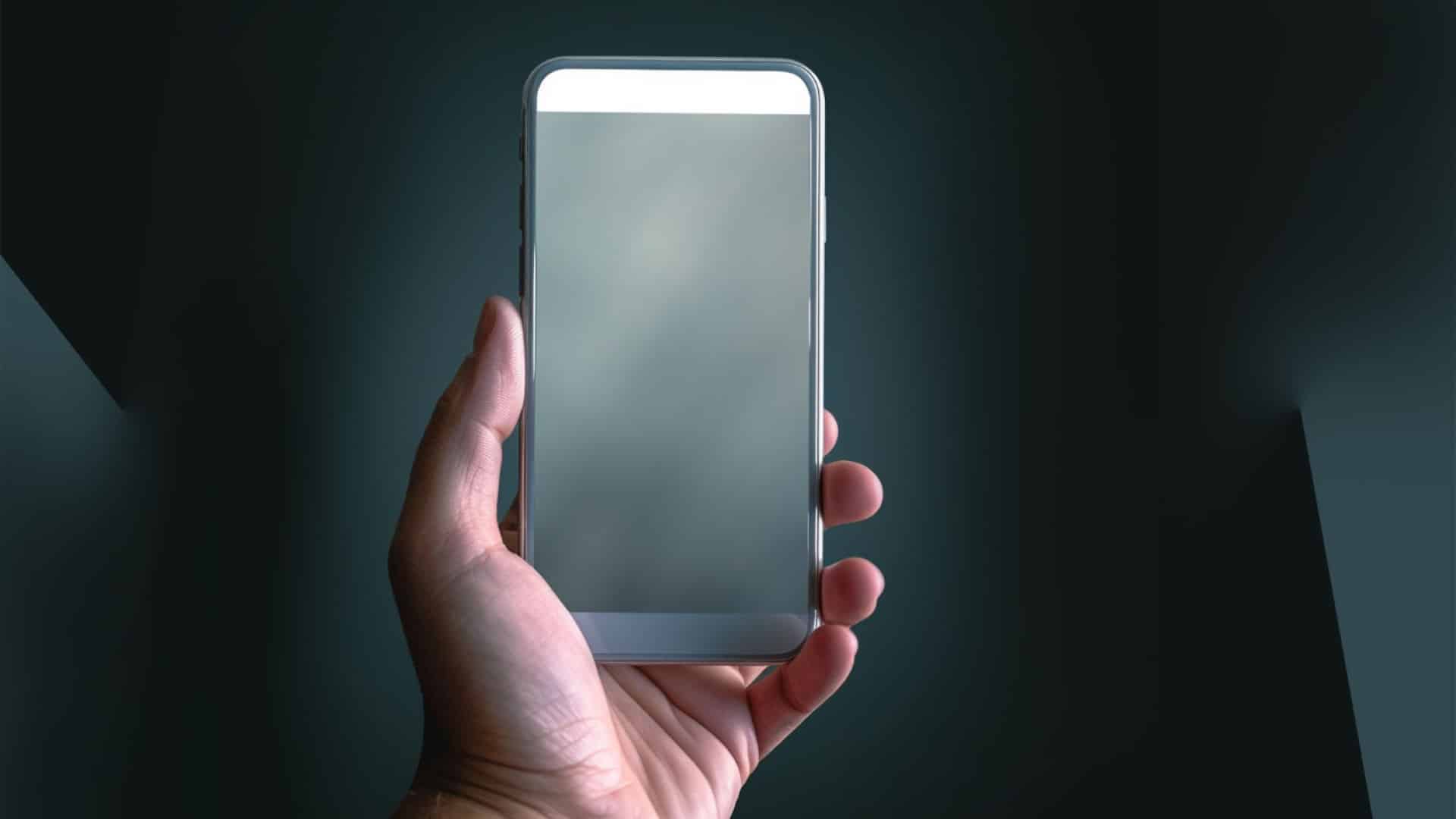 Main avec un iphone